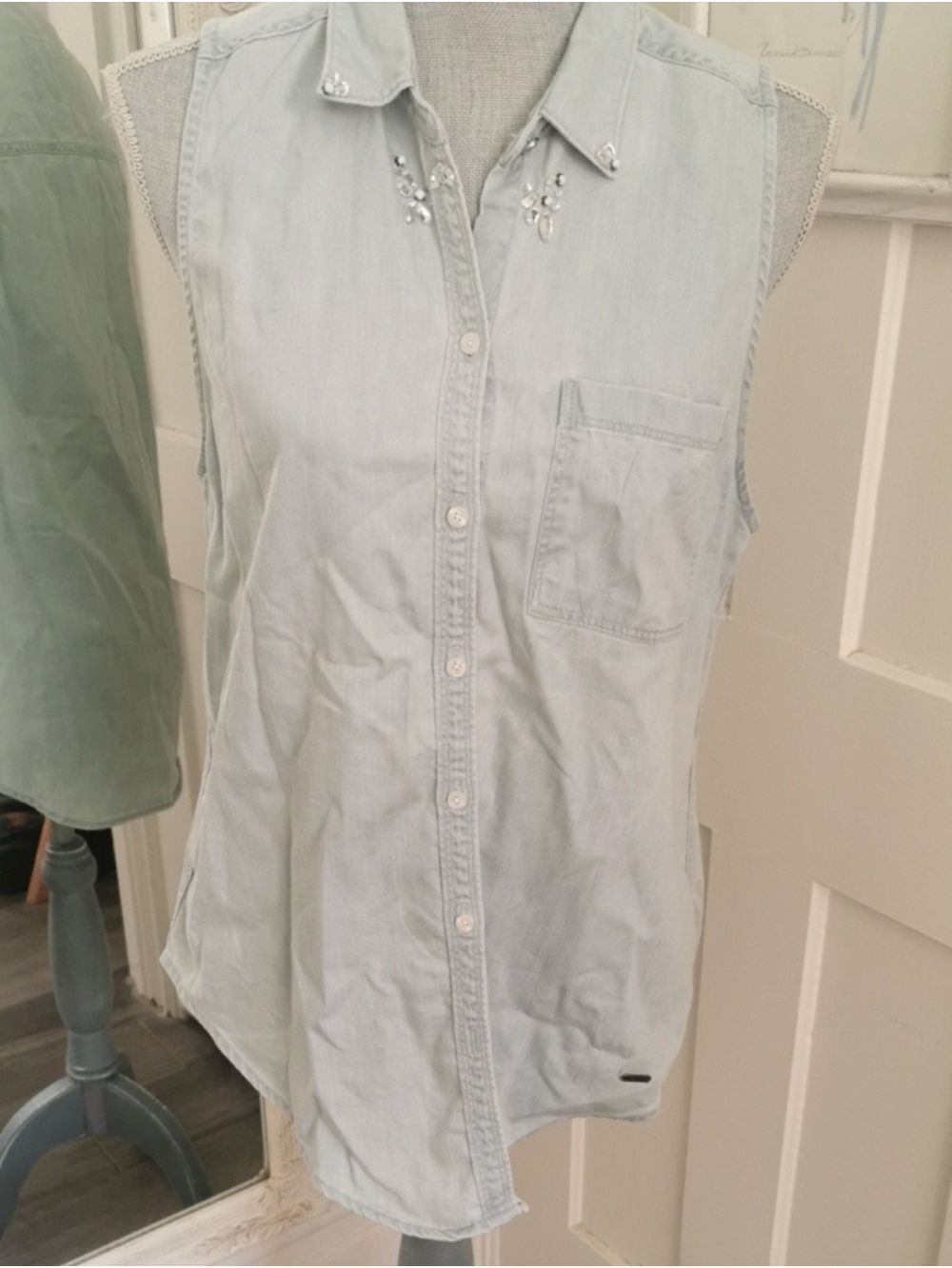 Hollister Bohowestern Coastal Denim Sleeveless Top/ Embelishments at collar. M